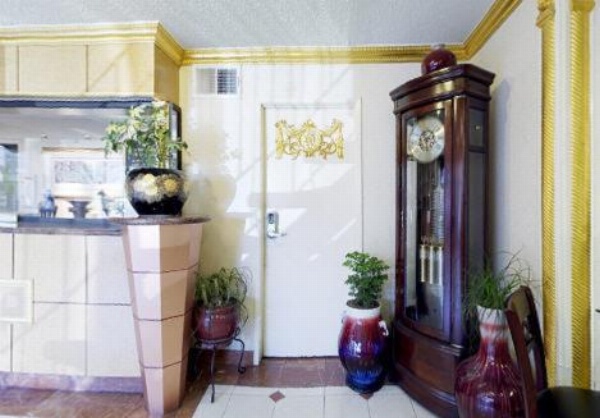 Americas Best Value Inn & Suites - Fontana image 18